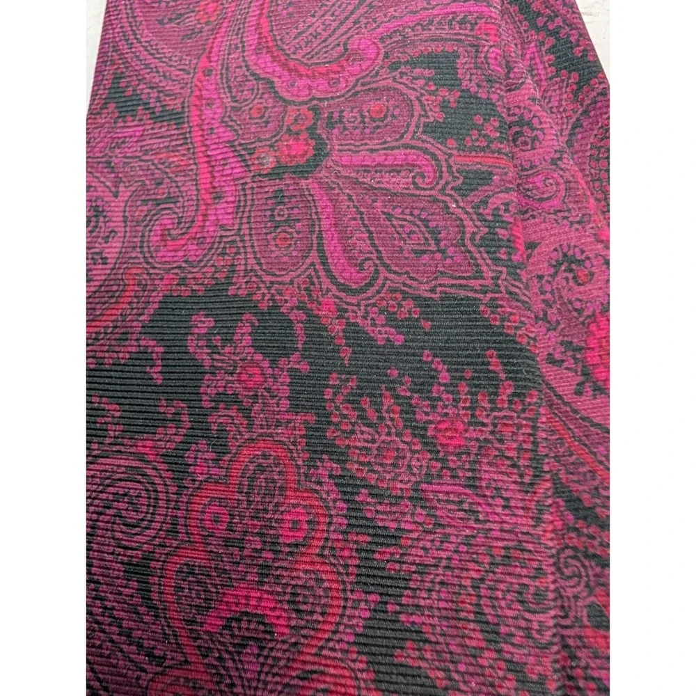 Brooks Brothers Makers All Silk Paisley Necktie Red Made in USA Handmade Classic